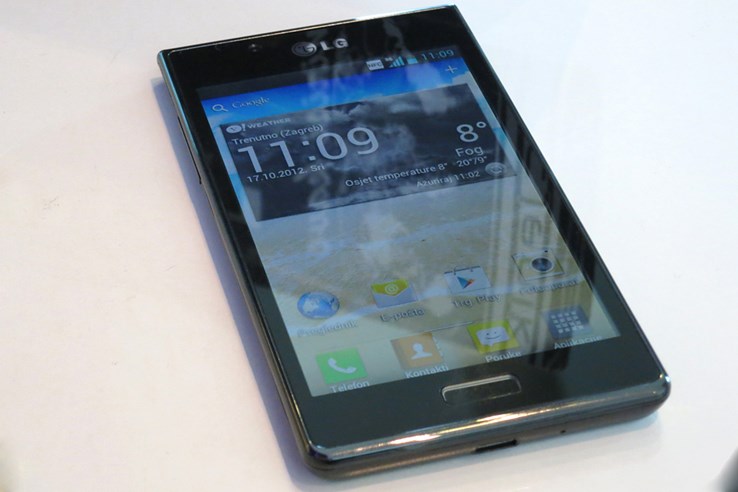 LG Optimus L7 (3).jpg